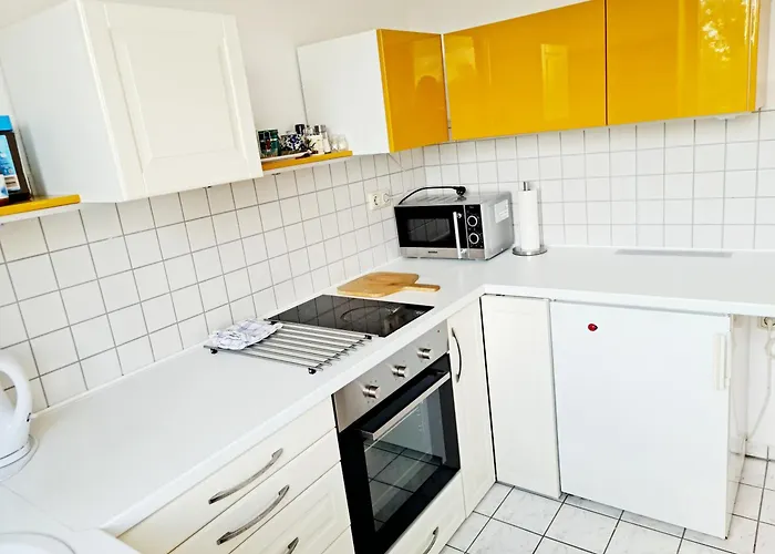 Karino Helles Apartment Ueber Den Havel-Gaerten Auf Der Dominsel